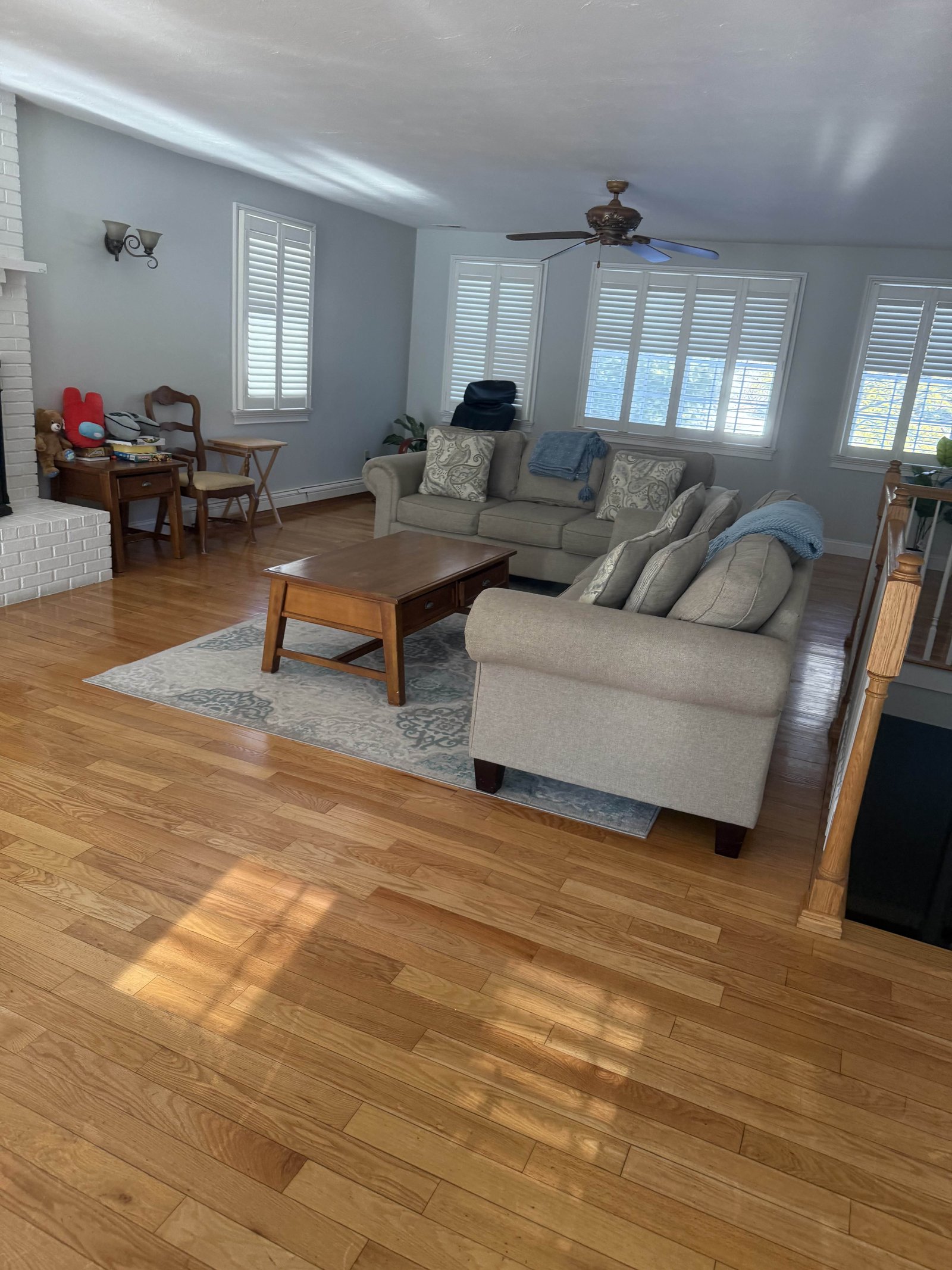 Clean and organized living room by HanoverClean Pro